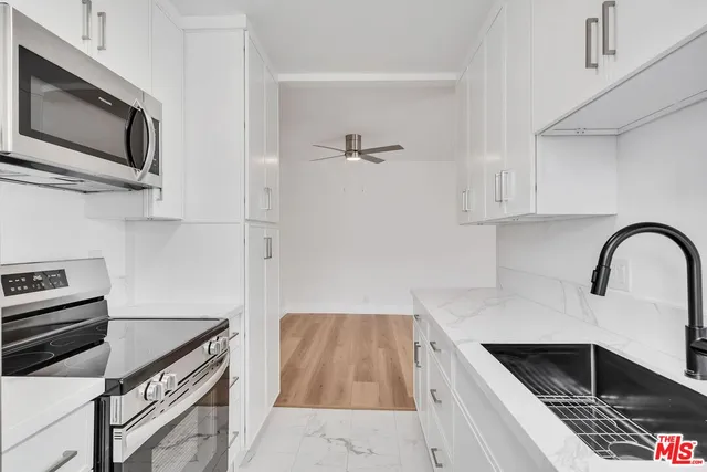 $2,695 | 220 South Gale Drive, Unit 8, Beverly Hills, CA 90211