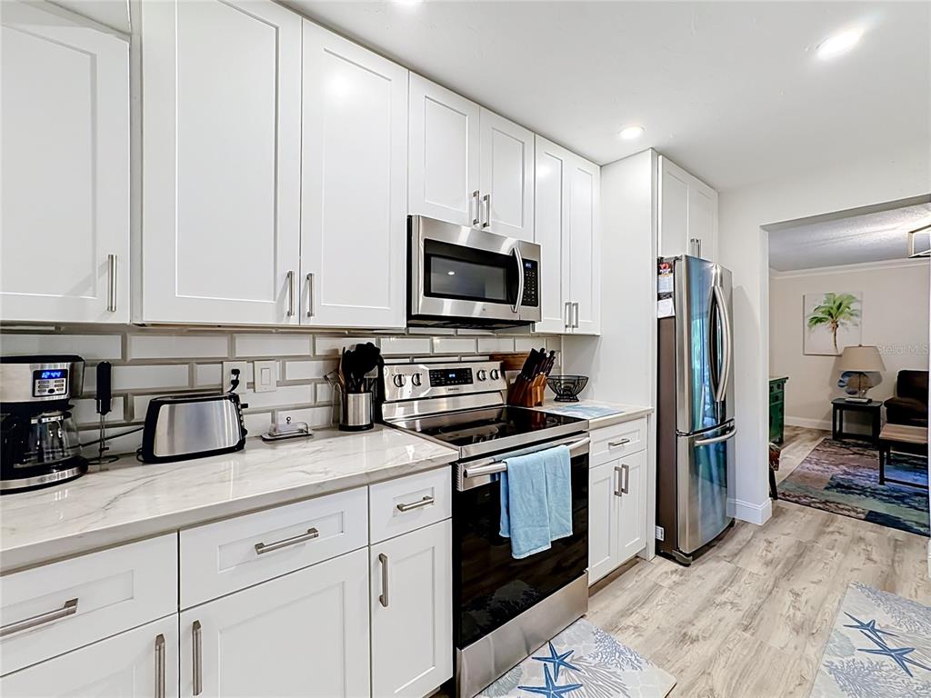 1711 Pelican Cove Road, Unit GL342 Sarasota, FL 34231 - Photo 10 of 58 Gallery Image 10