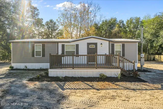 $174,900 | 121 Lynnwood Avenue, Interlachen, FL 32148