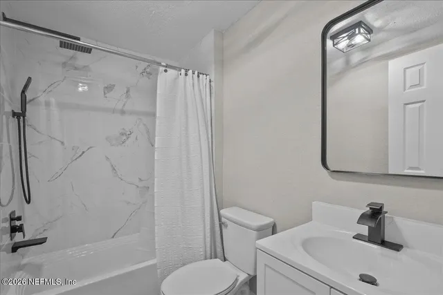 $174,900 | 121 Lynnwood Avenue, Interlachen, FL 32148