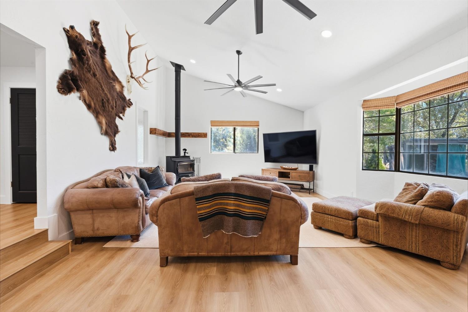 1547 Nugget Drive Murphys, CA 95247 - Photo 15 of 69 Gallery Image 15