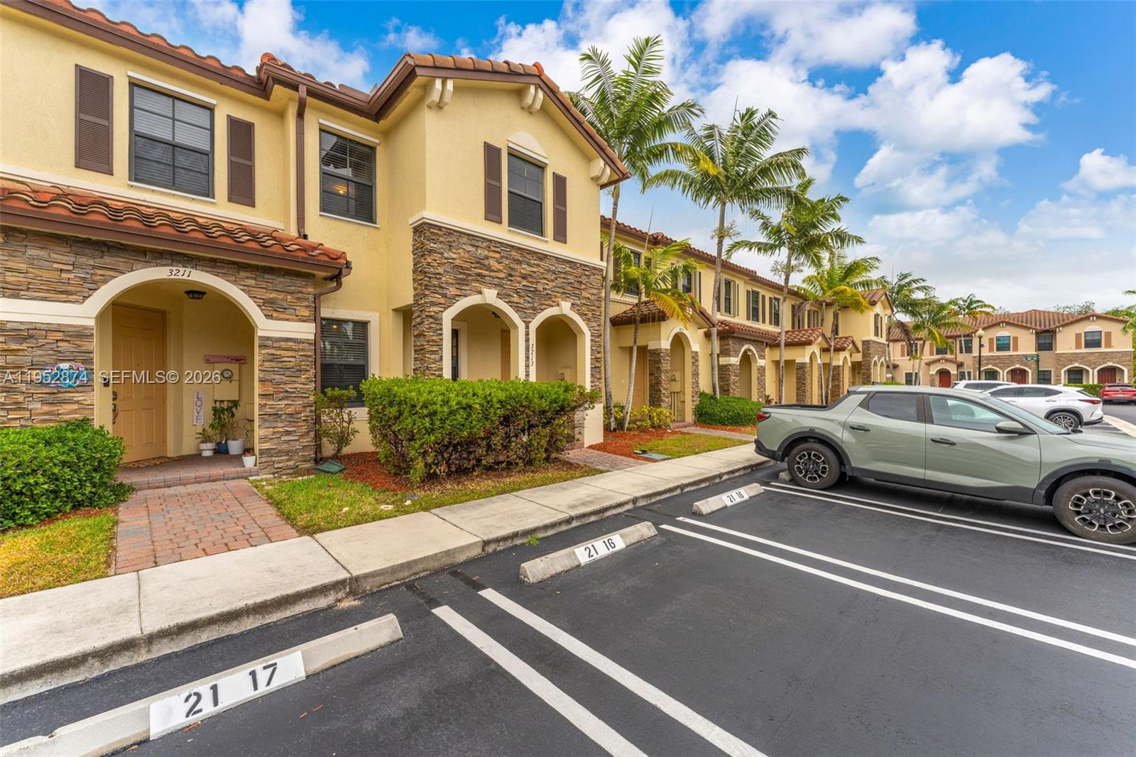 3213 Southeast 7th Court Homestead, FL 33033 - Photo 15 of 28