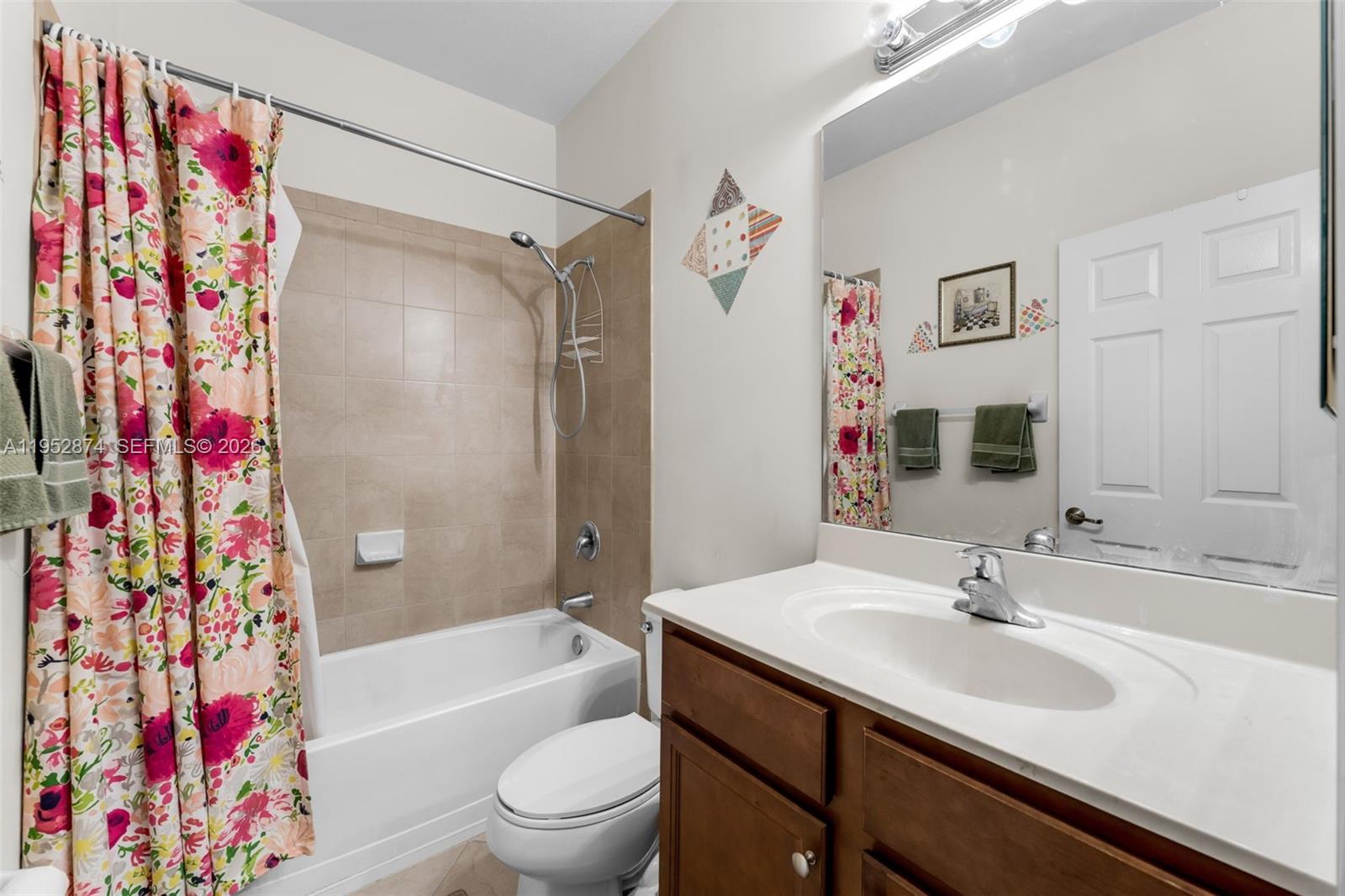 3213 Southeast 7th Court Homestead, FL 33033 - Photo 10 of 28