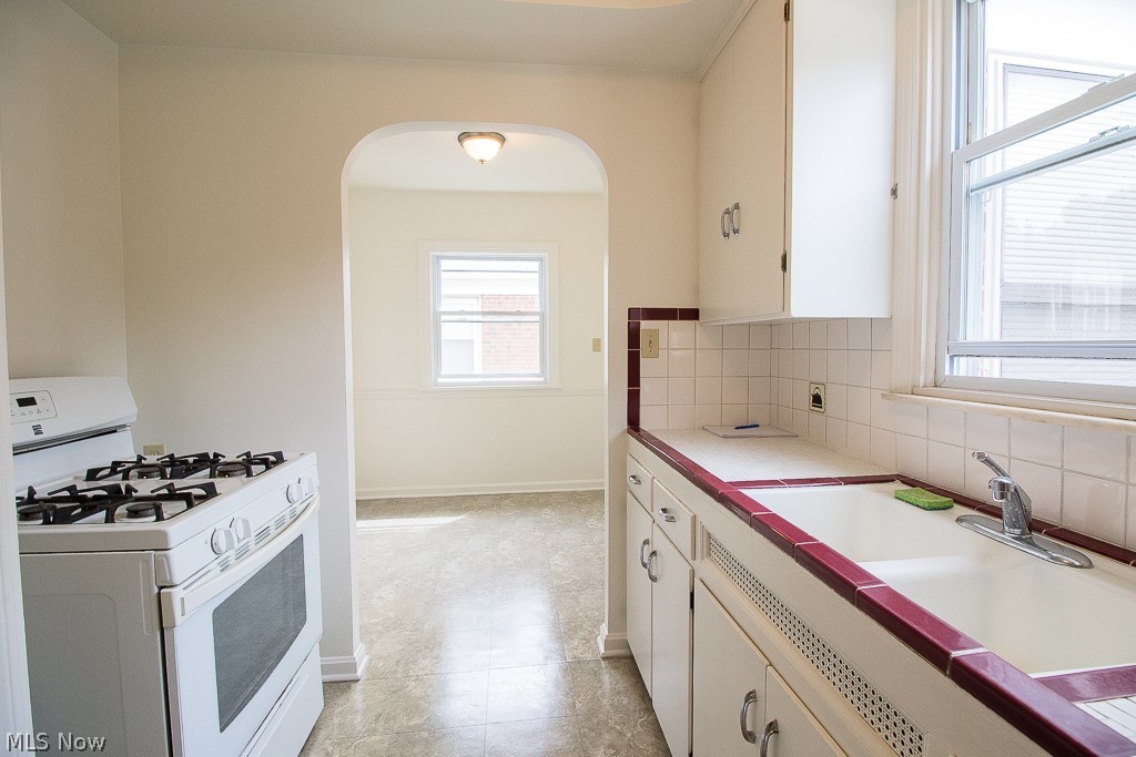 13660 Cedar Road Cleveland, OH 44118 - Photo 16 of 35