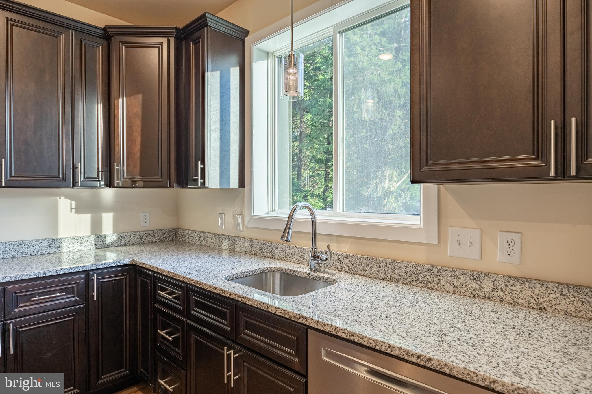 8956 Round Top Road Manassas, VA 20112 - Photo 8 of 39 Gallery Image 8