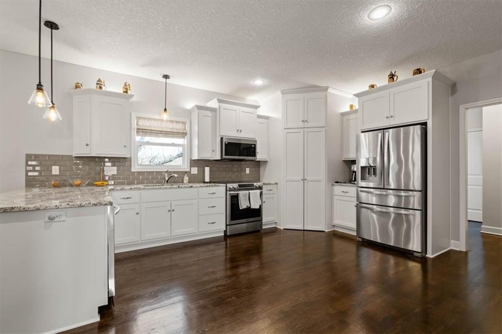 5037 Northwest Timberline Drive Riverside, MO 64150 - Photo 17 of 52