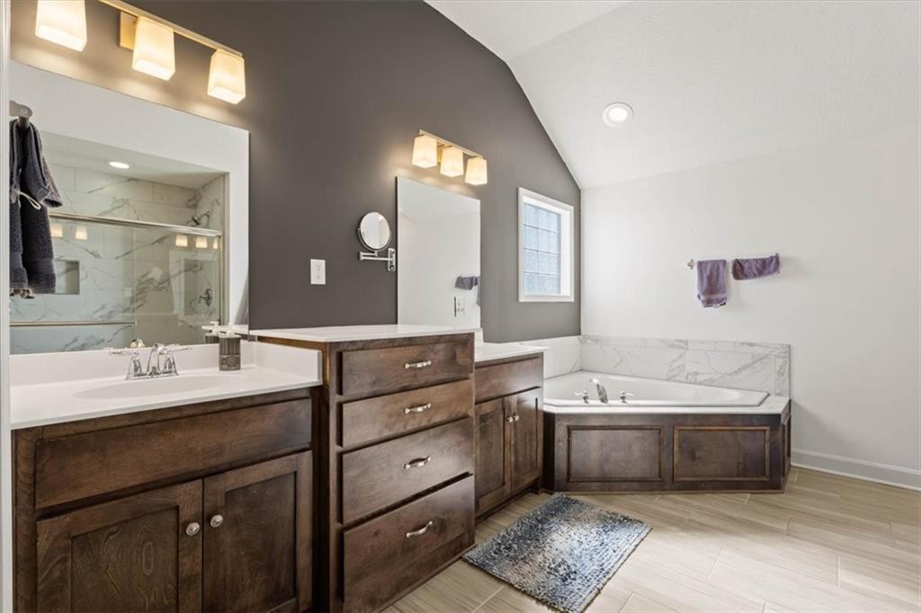 5037 Northwest Timberline Drive Riverside, MO 64150 - Photo 35 of 52