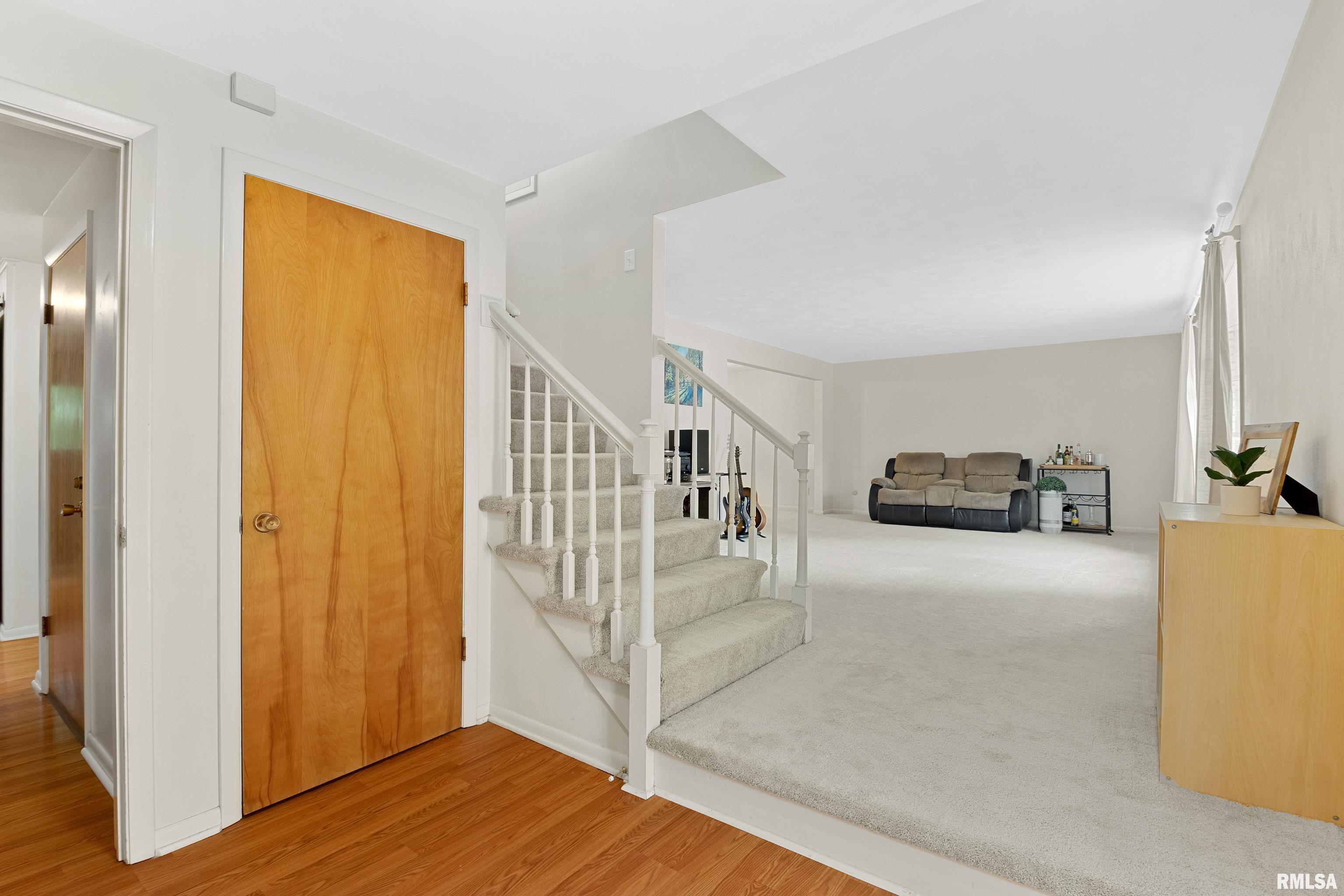 9010 North Picture Ridge Road Peoria, IL 61615 - Photo 11 of 44 Gallery Image 11