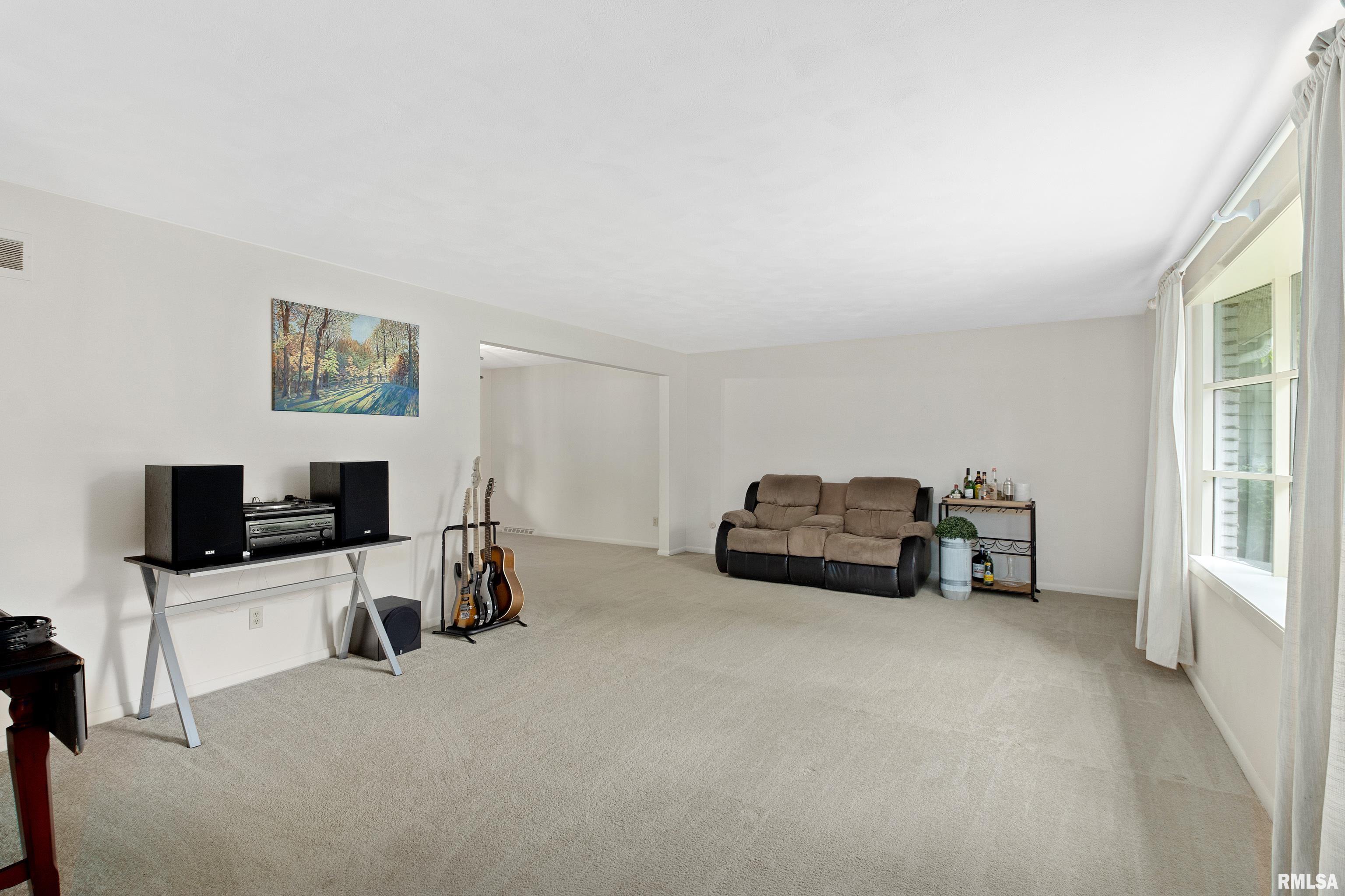 9010 North Picture Ridge Road Peoria, IL 61615 - Photo 13 of 44 Gallery Image 13