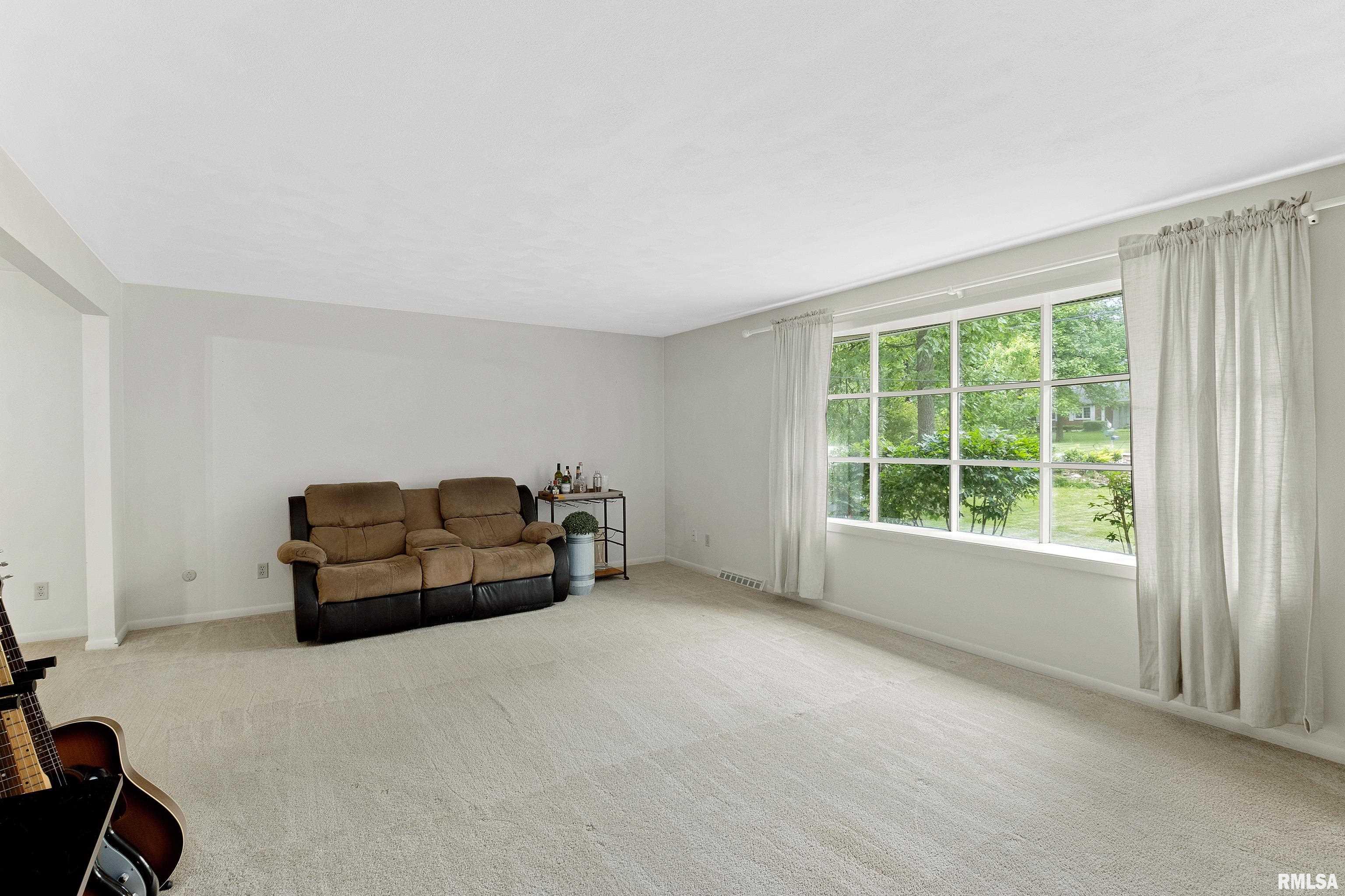 9010 North Picture Ridge Road Peoria, IL 61615 - Photo 14 of 44 Gallery Image 14