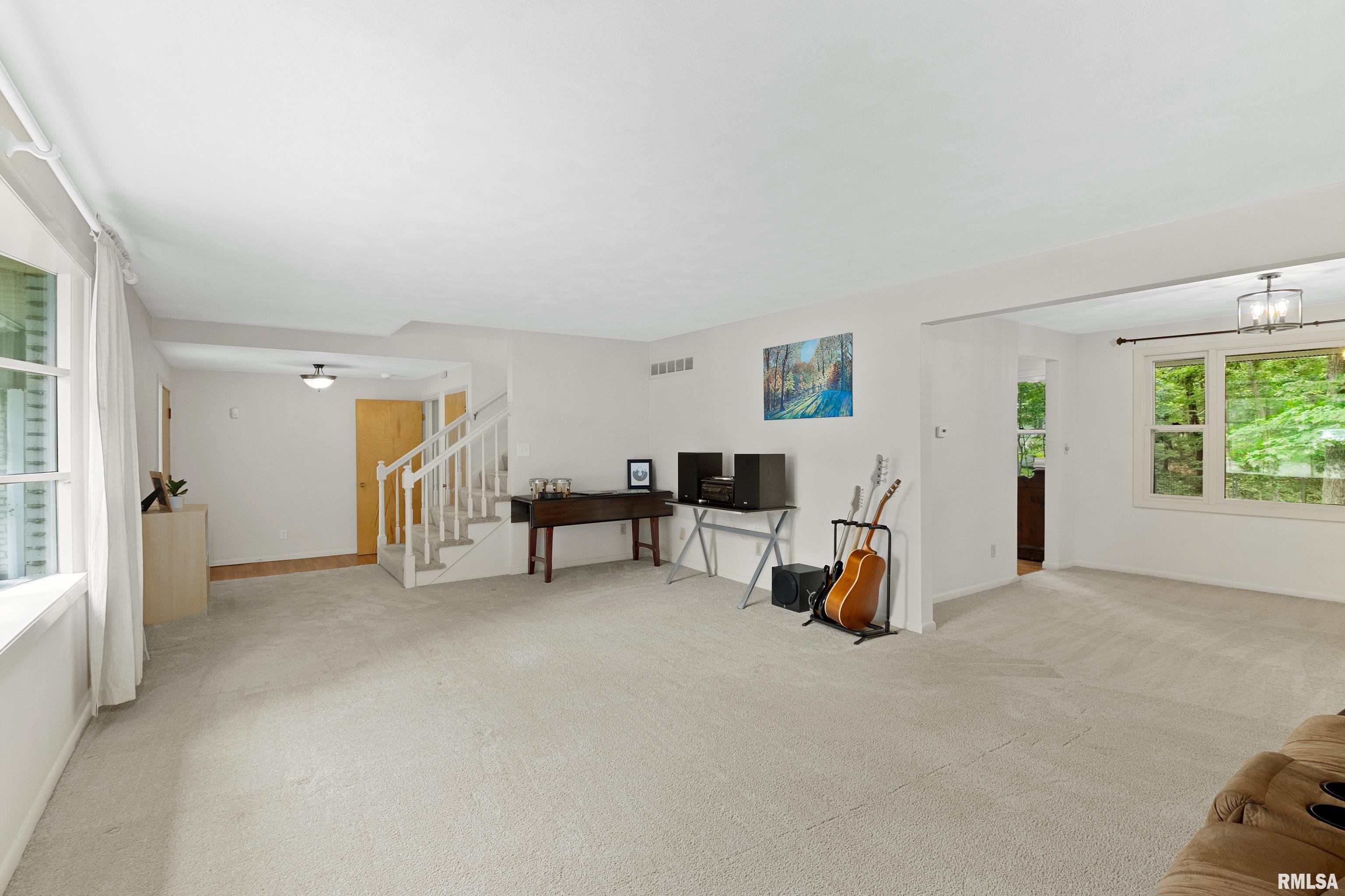 9010 North Picture Ridge Road Peoria, IL 61615 - Photo 15 of 44 Gallery Image 15