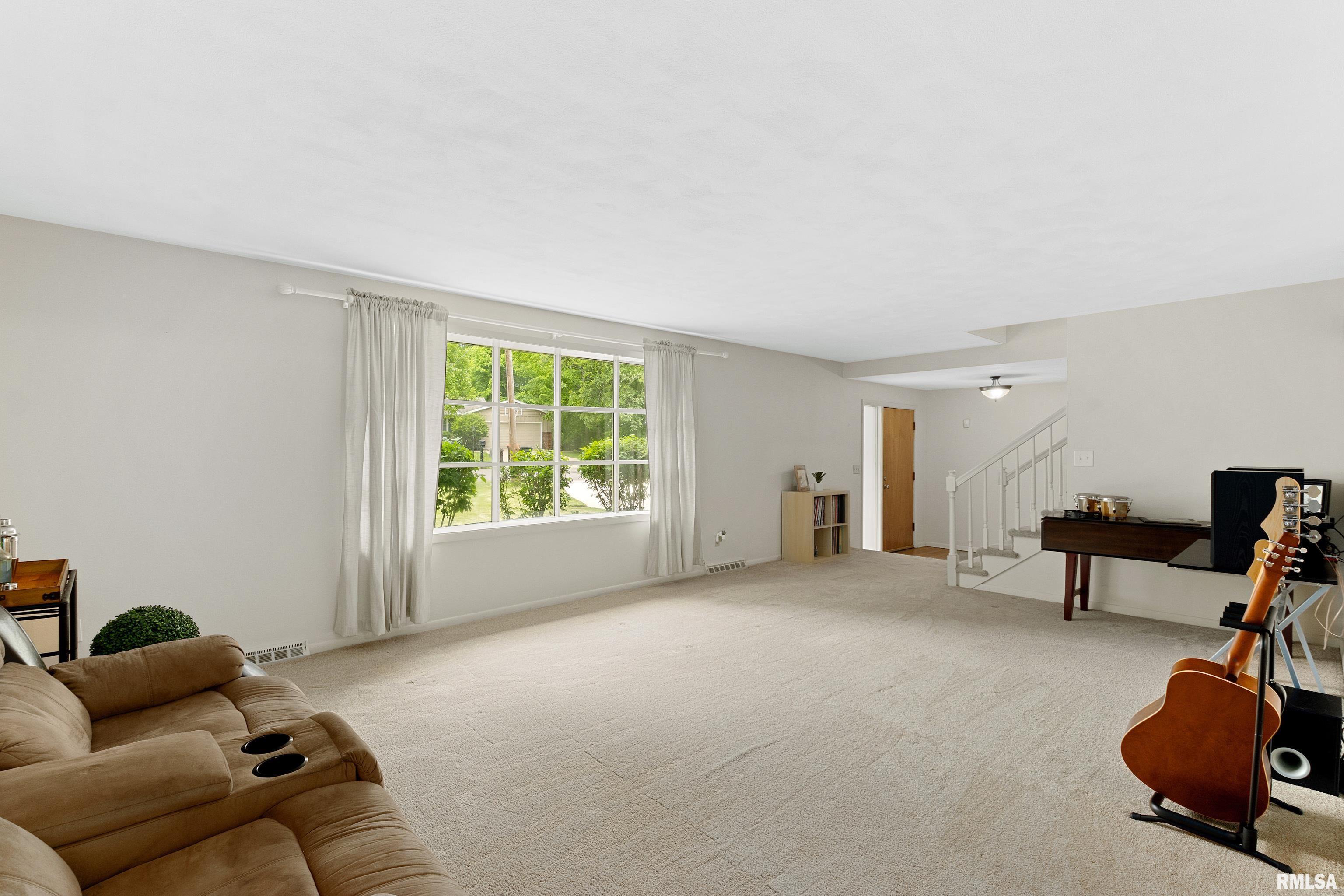 9010 North Picture Ridge Road Peoria, IL 61615 - Photo 16 of 44 Gallery Image 16