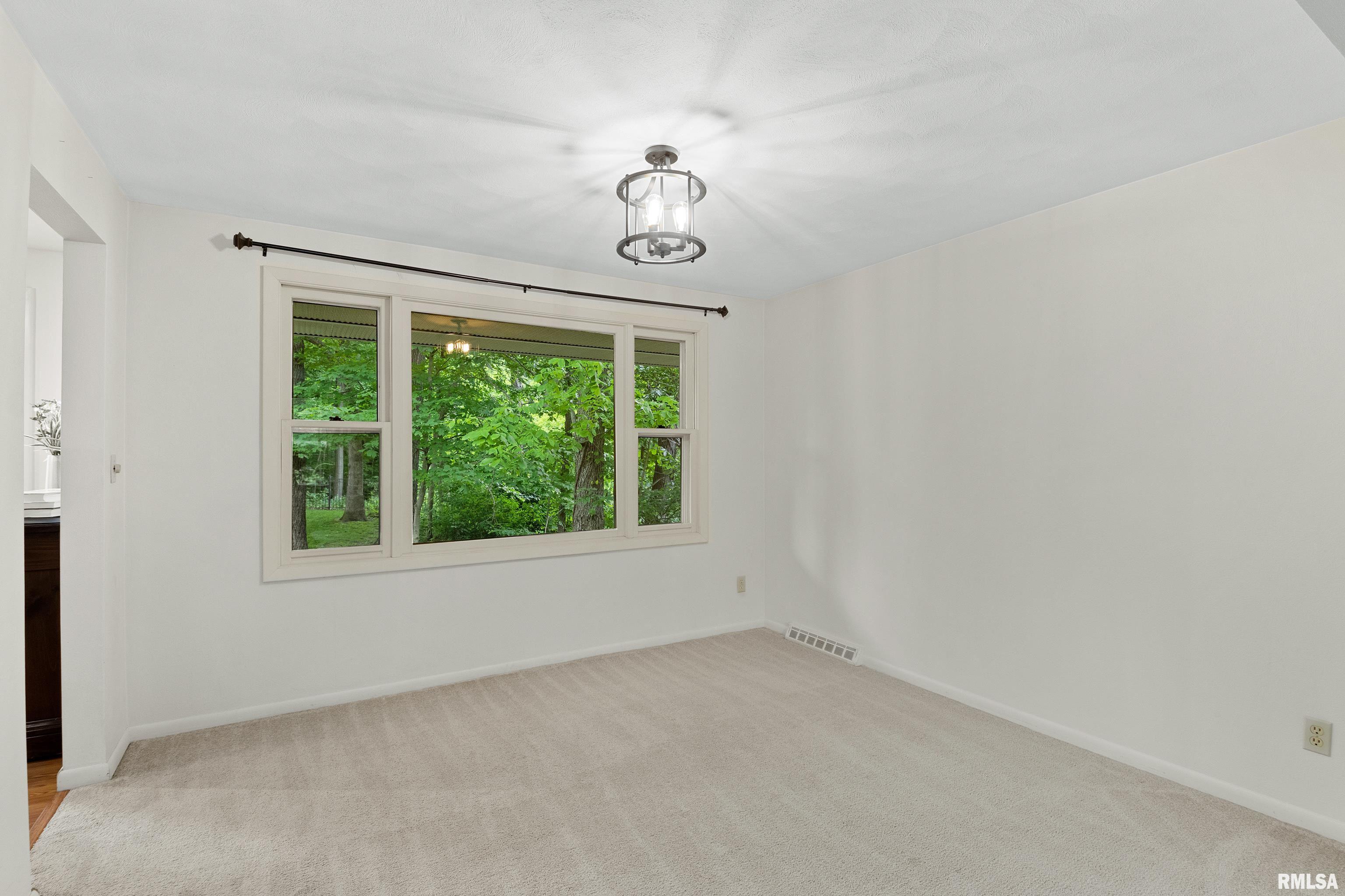 9010 North Picture Ridge Road Peoria, IL 61615 - Photo 18 of 44 Gallery Image 18