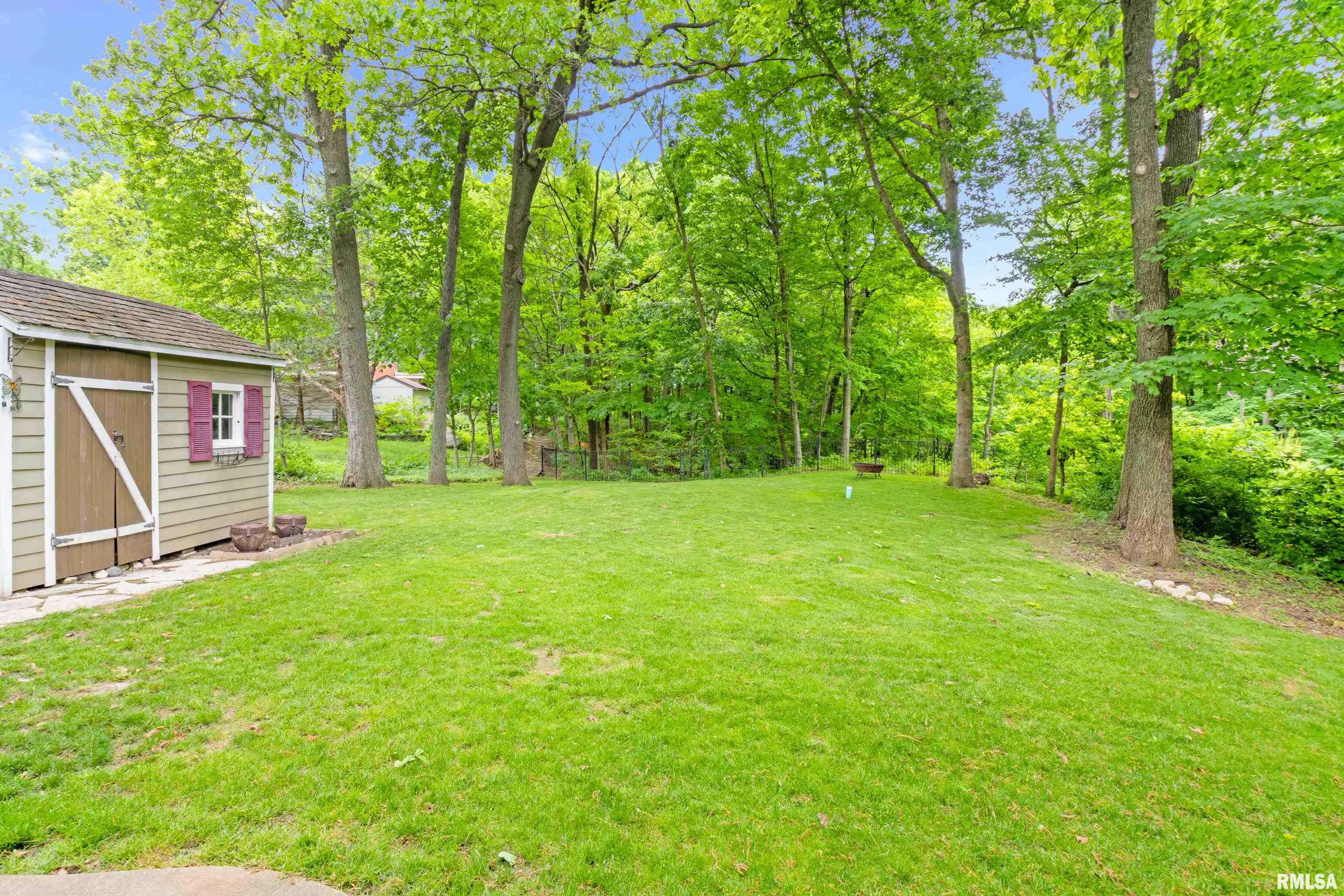 9010 North Picture Ridge Road Peoria, IL 61615 - Photo 3 of 44 Gallery Image 3
