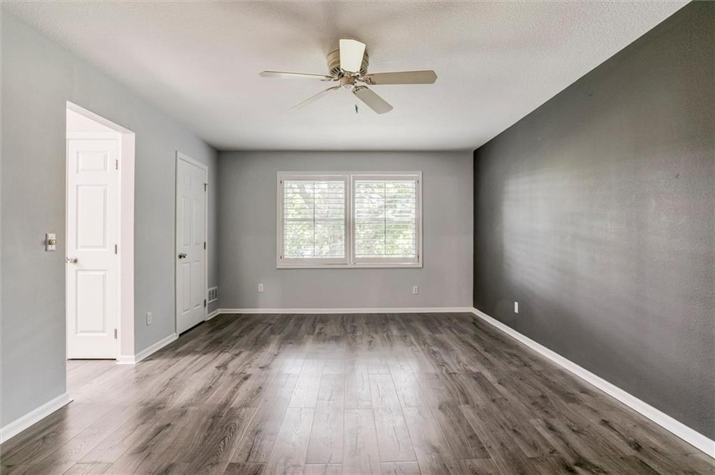 10553 Riley Street Overland Park, KS 66212 - Photo 15 of 34