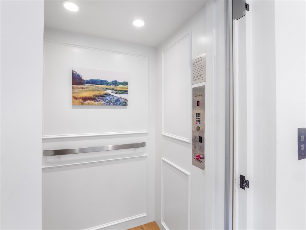254 Middle Road Newbury, MA 01922 - Photo 18 of 42 a view of a hallway