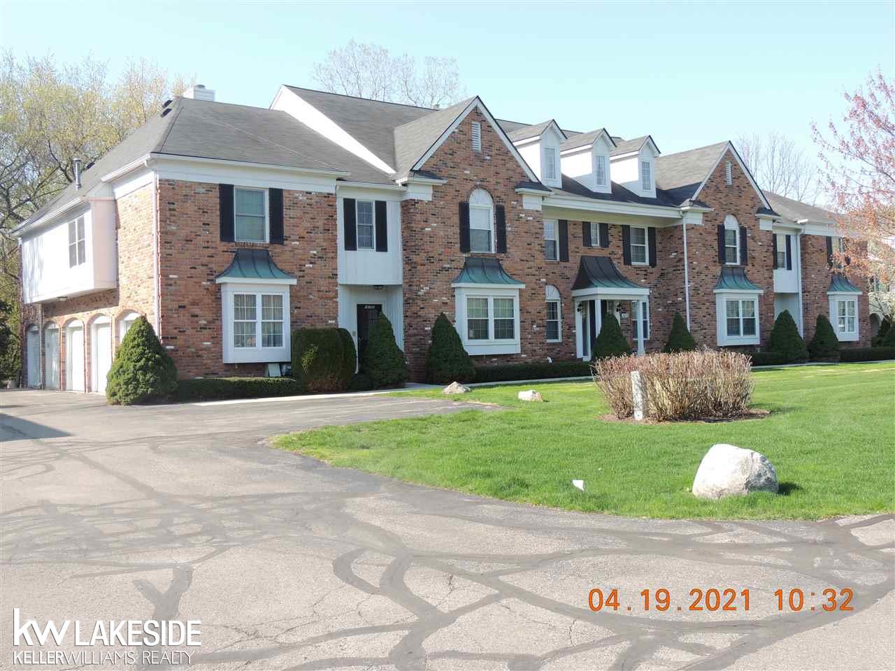 1675 Huntington Park, Unit B Rochester Hills, MI 48309 - Photo 2 of 42