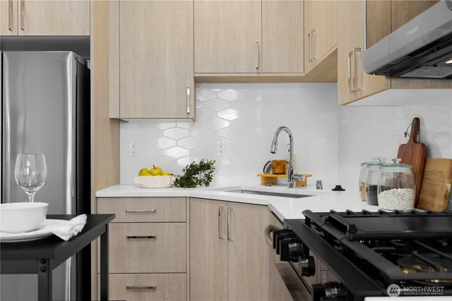 $599,950 | 5517 A 9th Avenue Northwest, Seattle, WA 98107