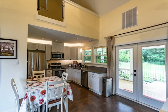 $1,650 | 404 North Meyersville Road, Brenham, TX 77833