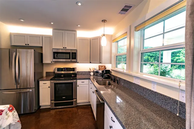 $1,650 | 404 North Meyersville Road, Brenham, TX 77833