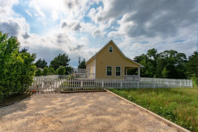 $1,650 | 404 North Meyersville Road, Brenham, TX 77833