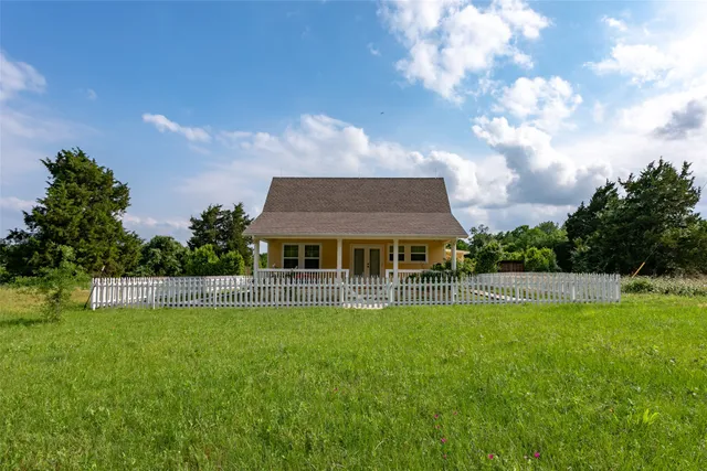 $1,650 | 404 North Meyersville Road, Brenham, TX 77833