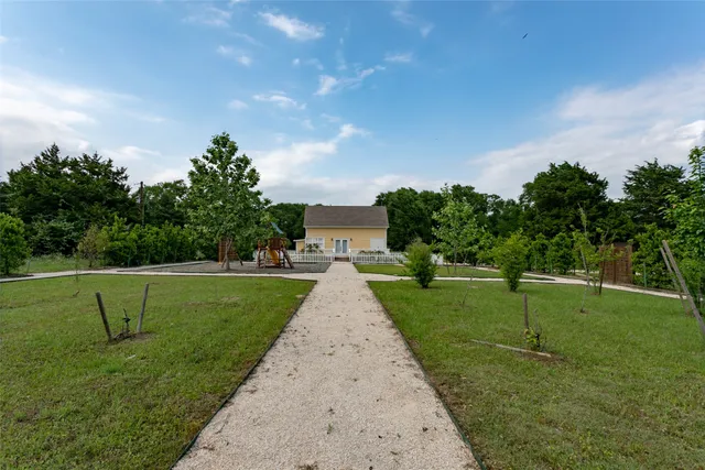 $1,650 | 404 North Meyersville Road, Brenham, TX 77833