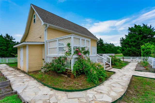 $1,650 | 404 North Meyersville Road, Brenham, TX 77833