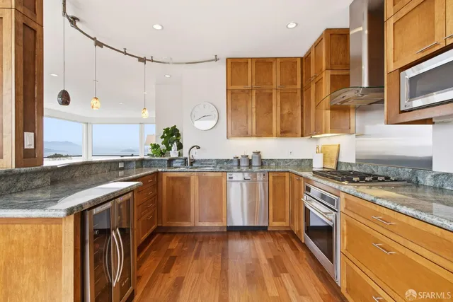 $3,295,000 | 430 Greenwich Street, San Francisco, CA 94133