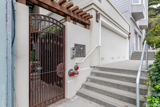 $3,295,000 | 430 Greenwich Street, San Francisco, CA 94133