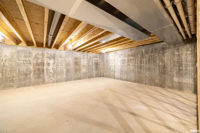 $285,000 | 406 North Main Street, Payson, IL 62360