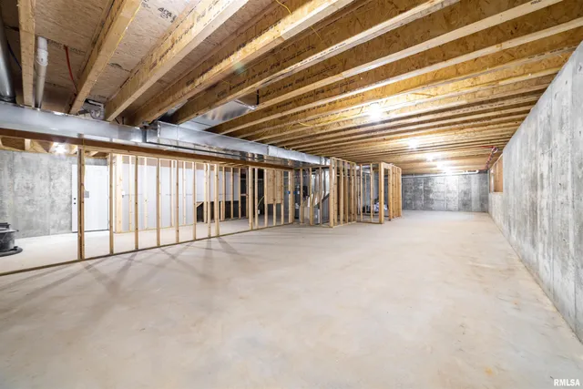 $285,000 | 406 North Main Street, Payson, IL 62360