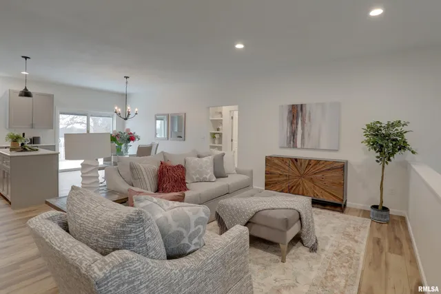 $285,000 | 406 North Main Street, Payson, IL 62360