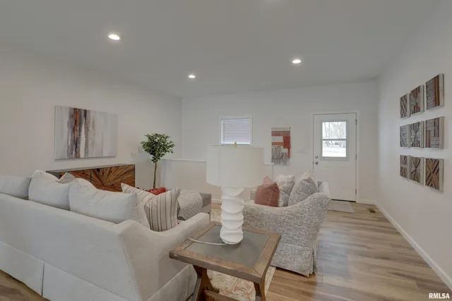 $285,000 | 406 North Main Street, Payson, IL 62360