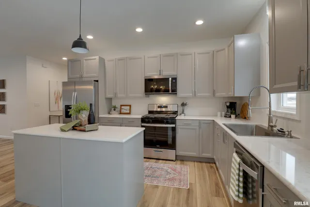 $285,000 | 406 North Main Street, Payson, IL 62360