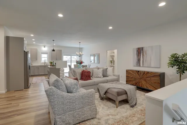 $285,000 | 406 North Main Street, Payson, IL 62360