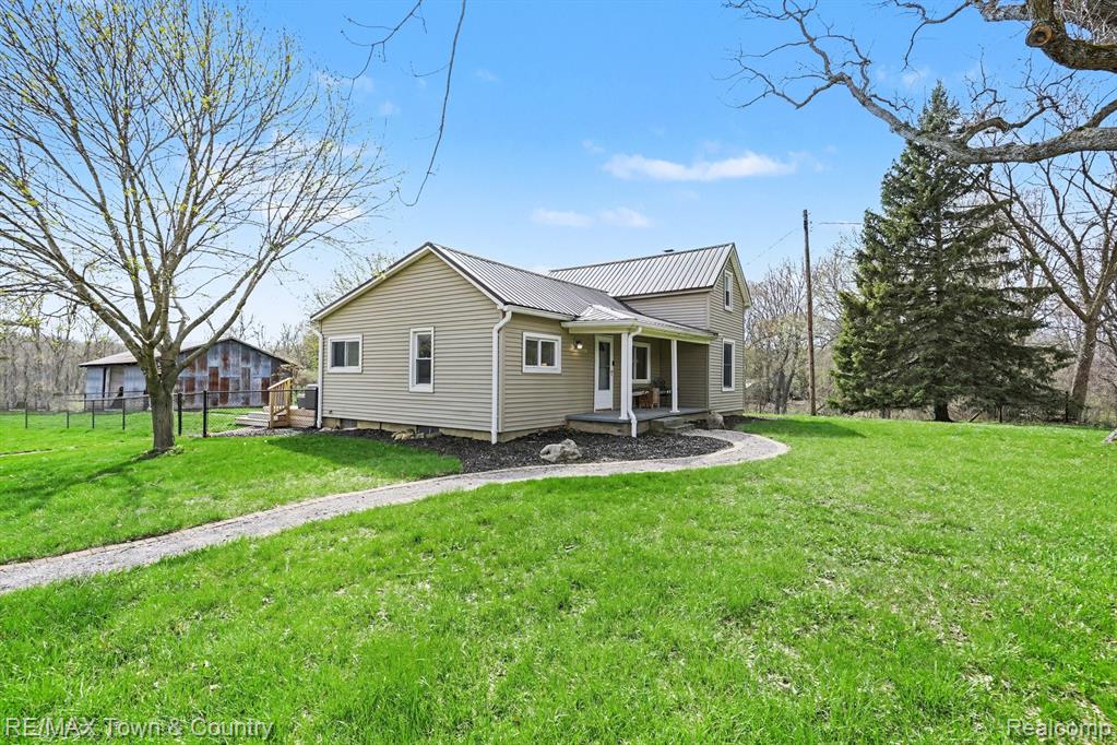 3733 Davenport Road Metamora, MI 48455 - Photo 6 of 43