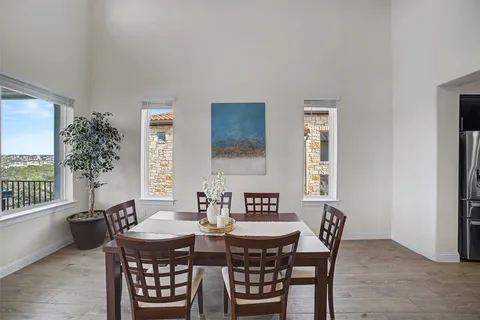 $897,000 | 119 Serene Hilltop Circle, Austin, TX 78738