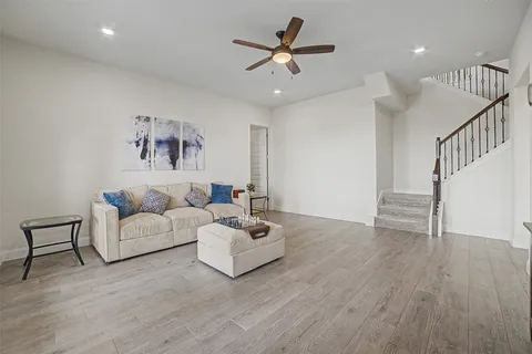 $897,000 | 119 Serene Hilltop Circle, Austin, TX 78738