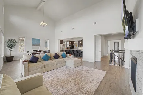 $897,000 | 119 Serene Hilltop Circle, Austin, TX 78738