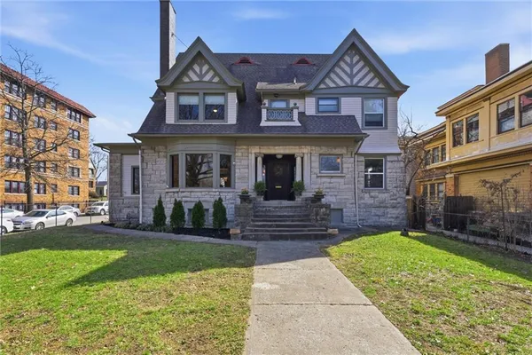 $689,000 | 1217 East Armour Boulevard, Kansas City, MO 64109