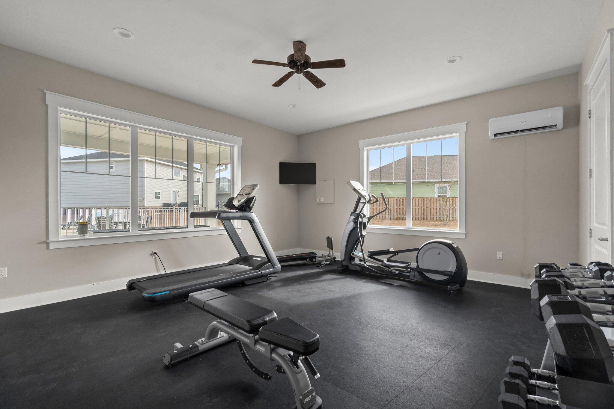 43 Brandywine Road Freeport, FL 32439 - Photo 23 of 23 a view of a room with gym equipment
