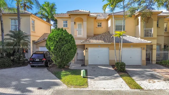 $545,000 | 884 Northwest 170th Terrace, Pembroke Pines, FL 33028