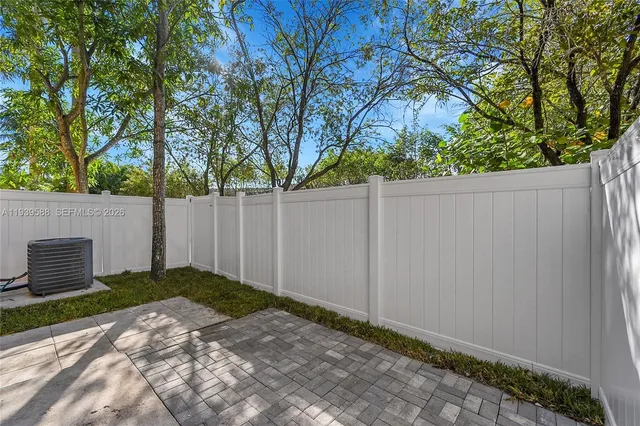 $545,000 | 884 Northwest 170th Terrace, Pembroke Pines, FL 33028