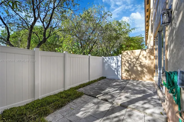 $545,000 | 884 Northwest 170th Terrace, Pembroke Pines, FL 33028