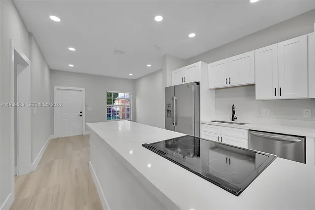 $545,000 | 884 Northwest 170th Terrace, Pembroke Pines, FL 33028