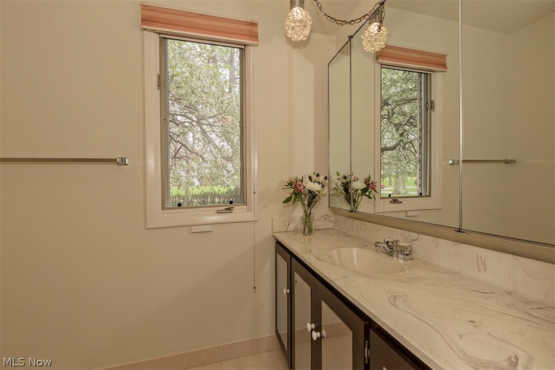 29400 Bryce Road Cleveland, OH 44124 - Photo 23 of 35