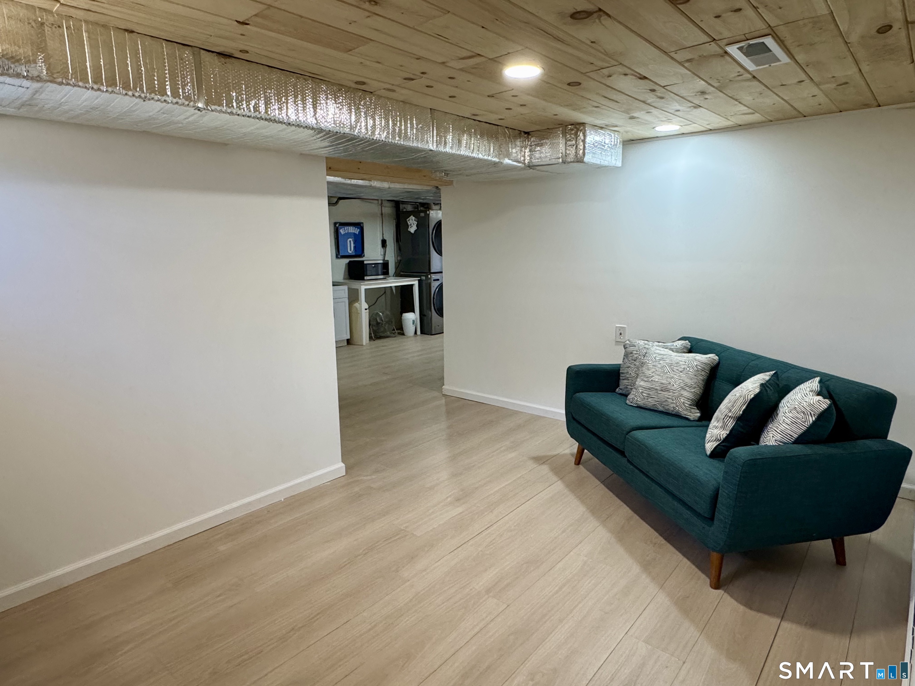 13 Karen Road Danbury, CT 06811 - Photo 15 of 24