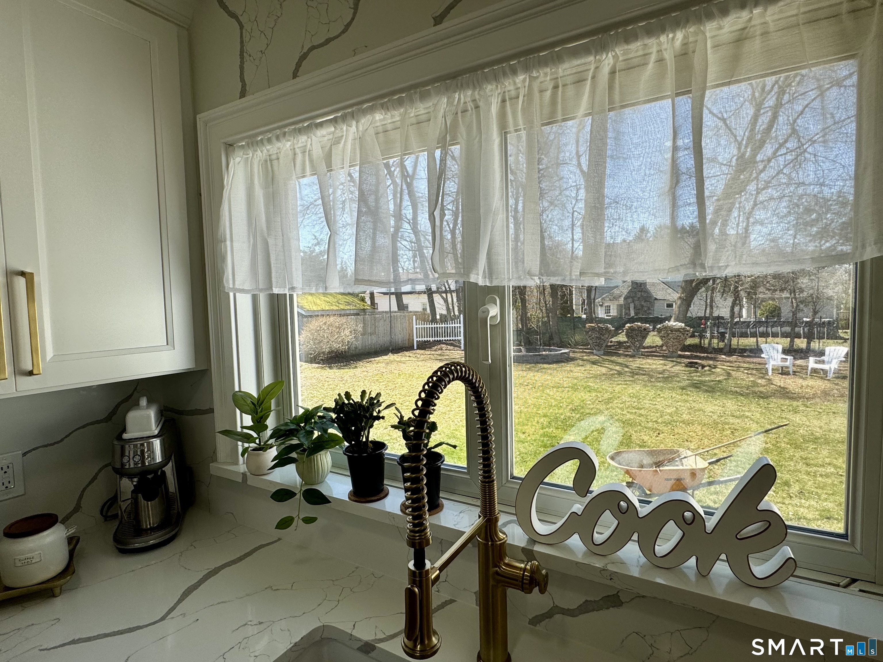 13 Karen Road Danbury, CT 06811 - Photo 7 of 24