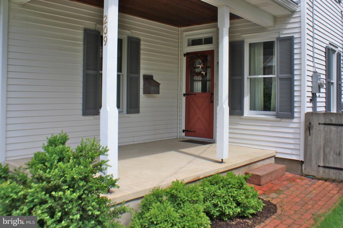 209 Front Street Lititz, PA 17543 - Photo 2 of 31